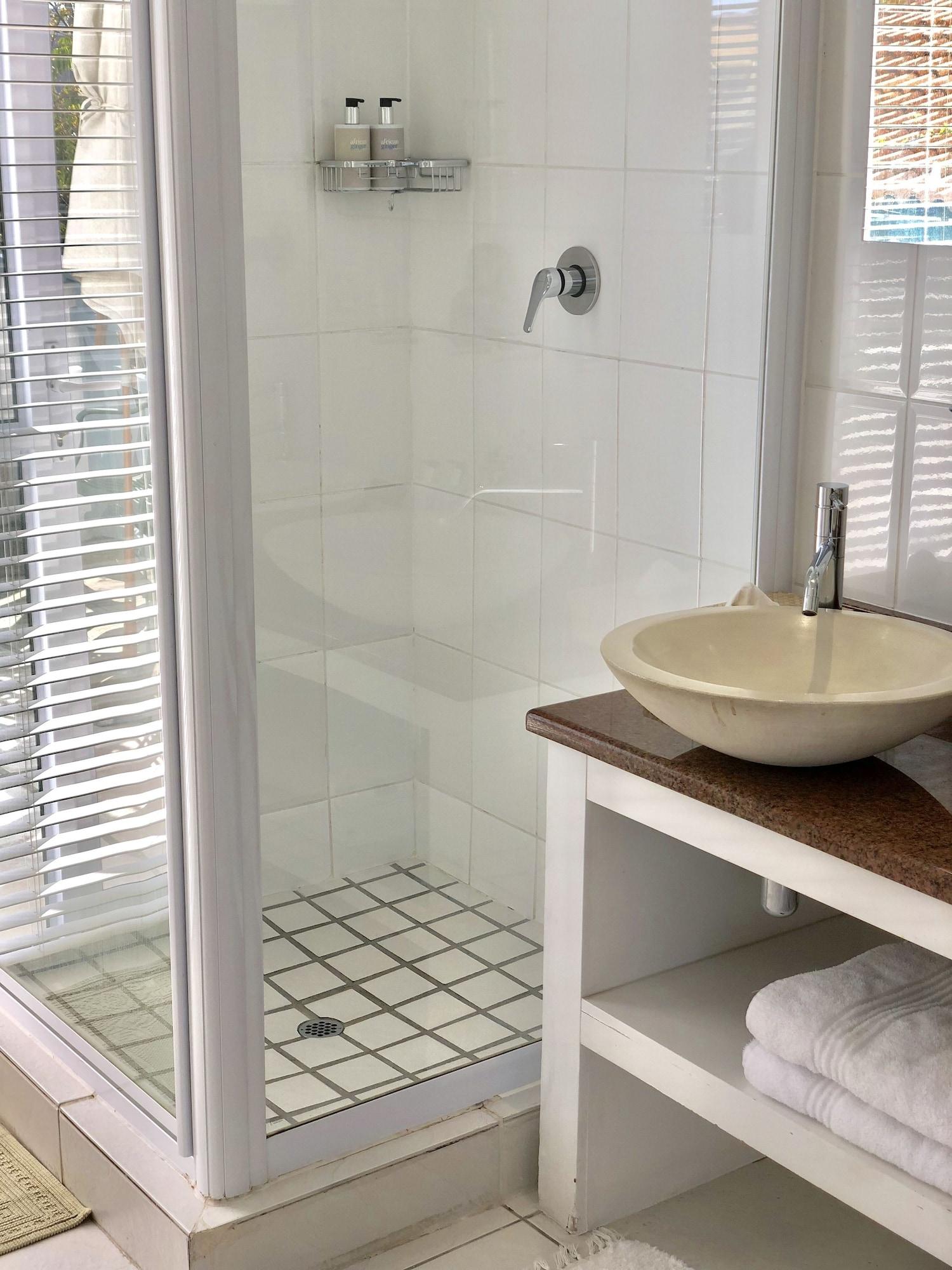 5 Options Guest House Bloubergstrand Exterior foto