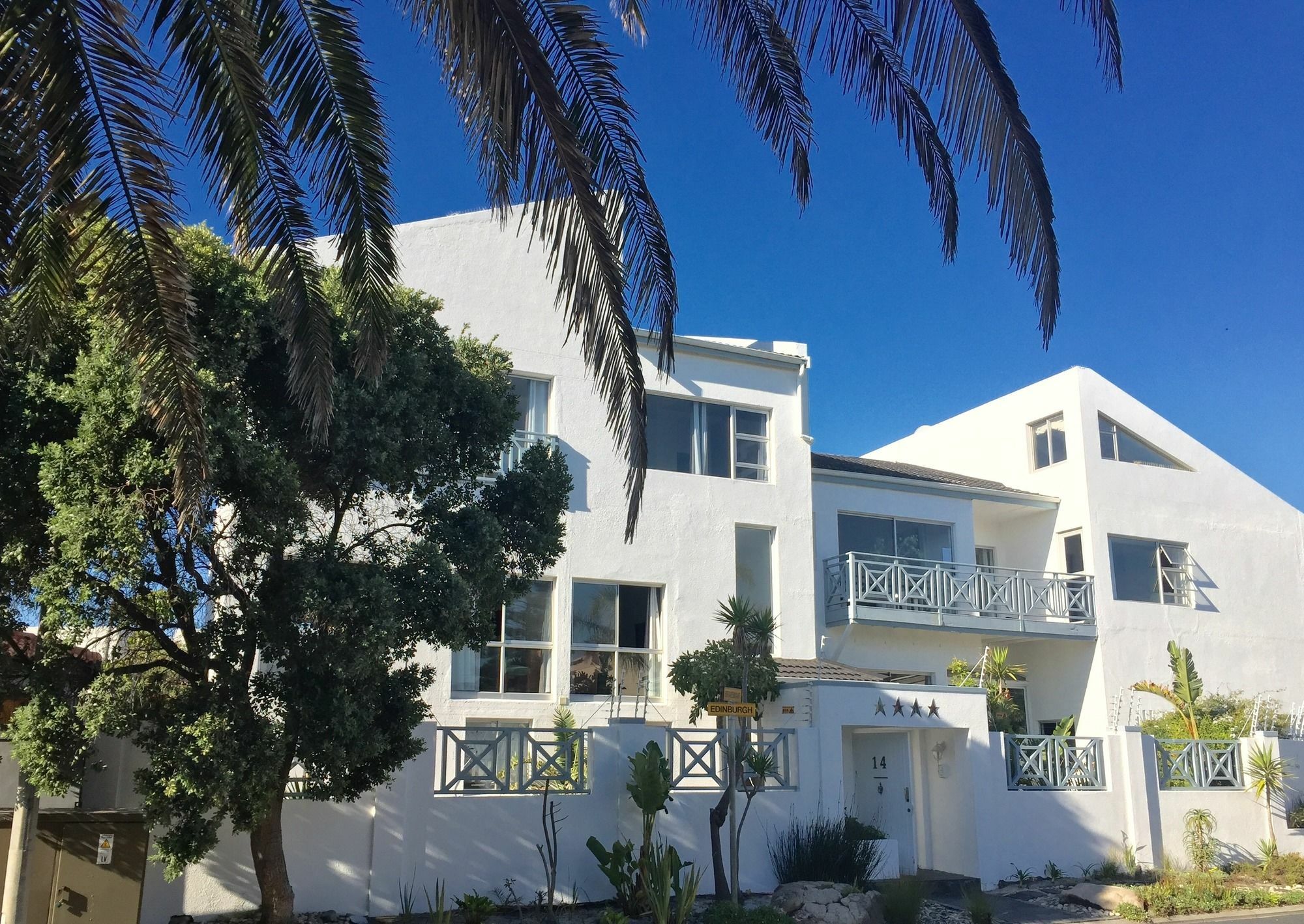 5 Options Guest House Bloubergstrand Exterior foto