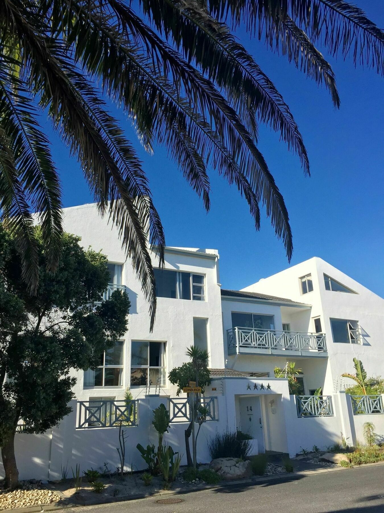 5 Options Guest House Bloubergstrand Exterior foto